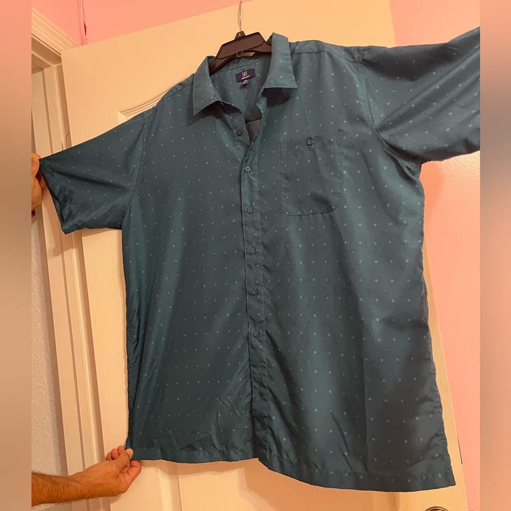 Men’s green button down